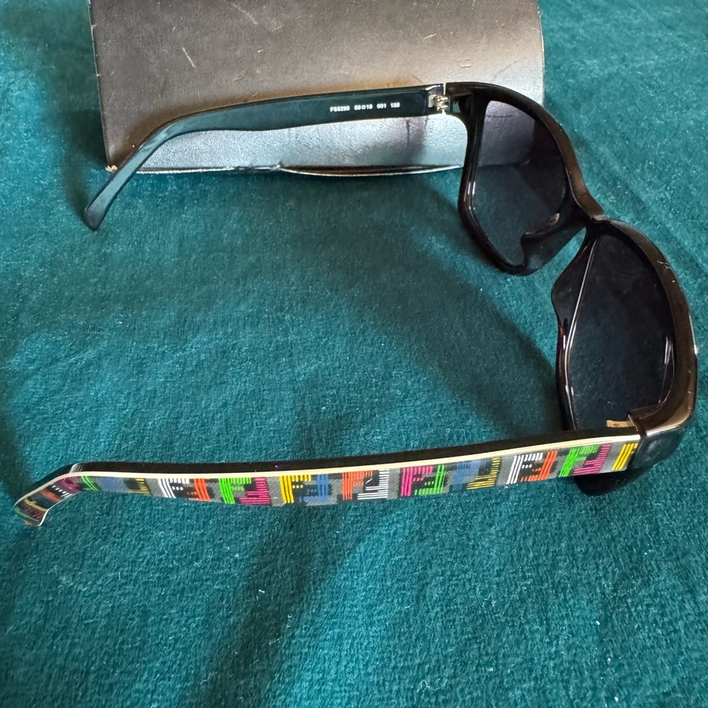 FENDI - Picture 2 of 6